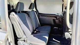 2017 Toyota Voxy - Thumbnail