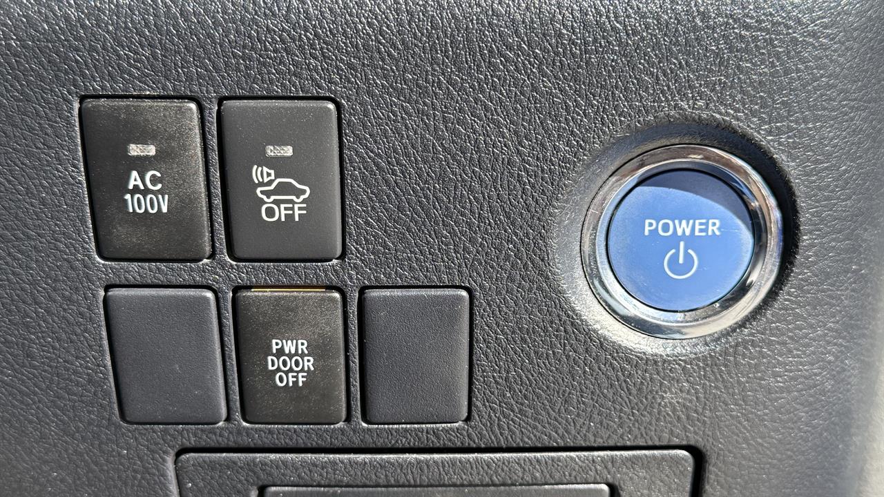 2015 Toyota Vellfire