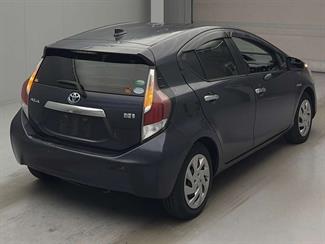 2015 Toyota Aqua - Thumbnail