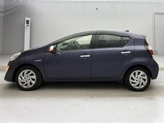 2015 Toyota Aqua - Thumbnail
