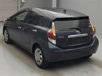 2015 Toyota Aqua - Thumbnail