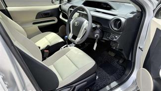 2014 Toyota Aqua - Thumbnail