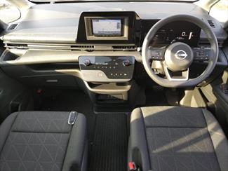 2023 Nissan Serena - Thumbnail