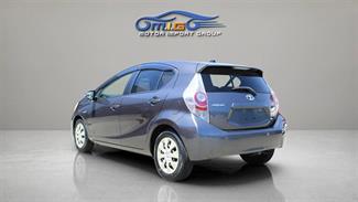 2013 Toyota Aqua - Thumbnail