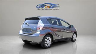 2013 Toyota Aqua - Thumbnail