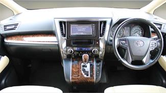 2019 Toyota Alphard - Thumbnail