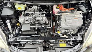 2012 Toyota Aqua - Thumbnail