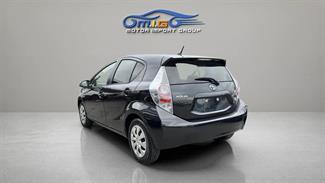 2012 Toyota Aqua - Thumbnail