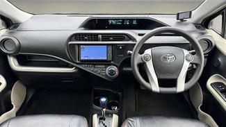 2012 Toyota Aqua - Thumbnail