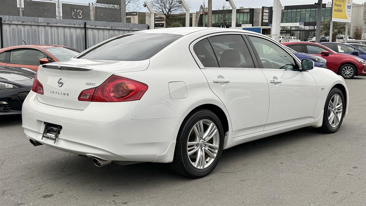 2013 Nissan Skyline