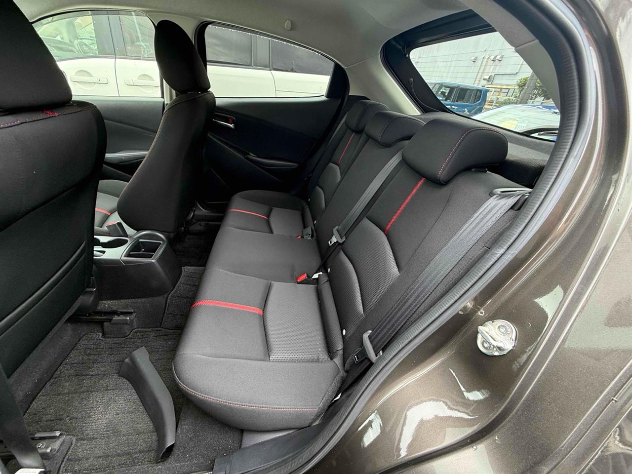 2016 Mazda Demio