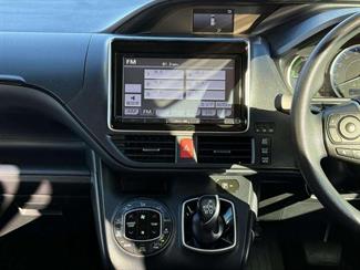 2014 Toyota Voxy - Thumbnail