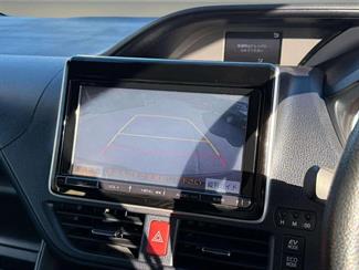 2014 Toyota Voxy - Thumbnail