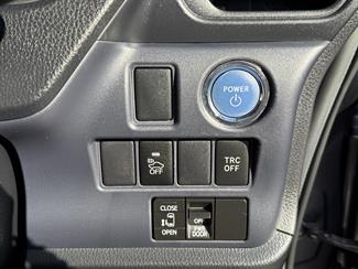 2014 Toyota Voxy - Thumbnail