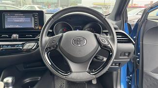2017 Toyota C-HR - Thumbnail