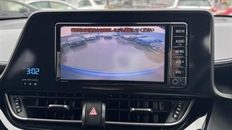 2017 Toyota C-HR - Thumbnail