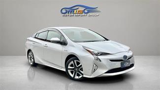 2016 Toyota Prius - Thumbnail