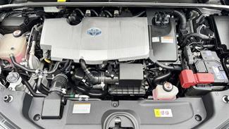 2016 Toyota Prius - Thumbnail