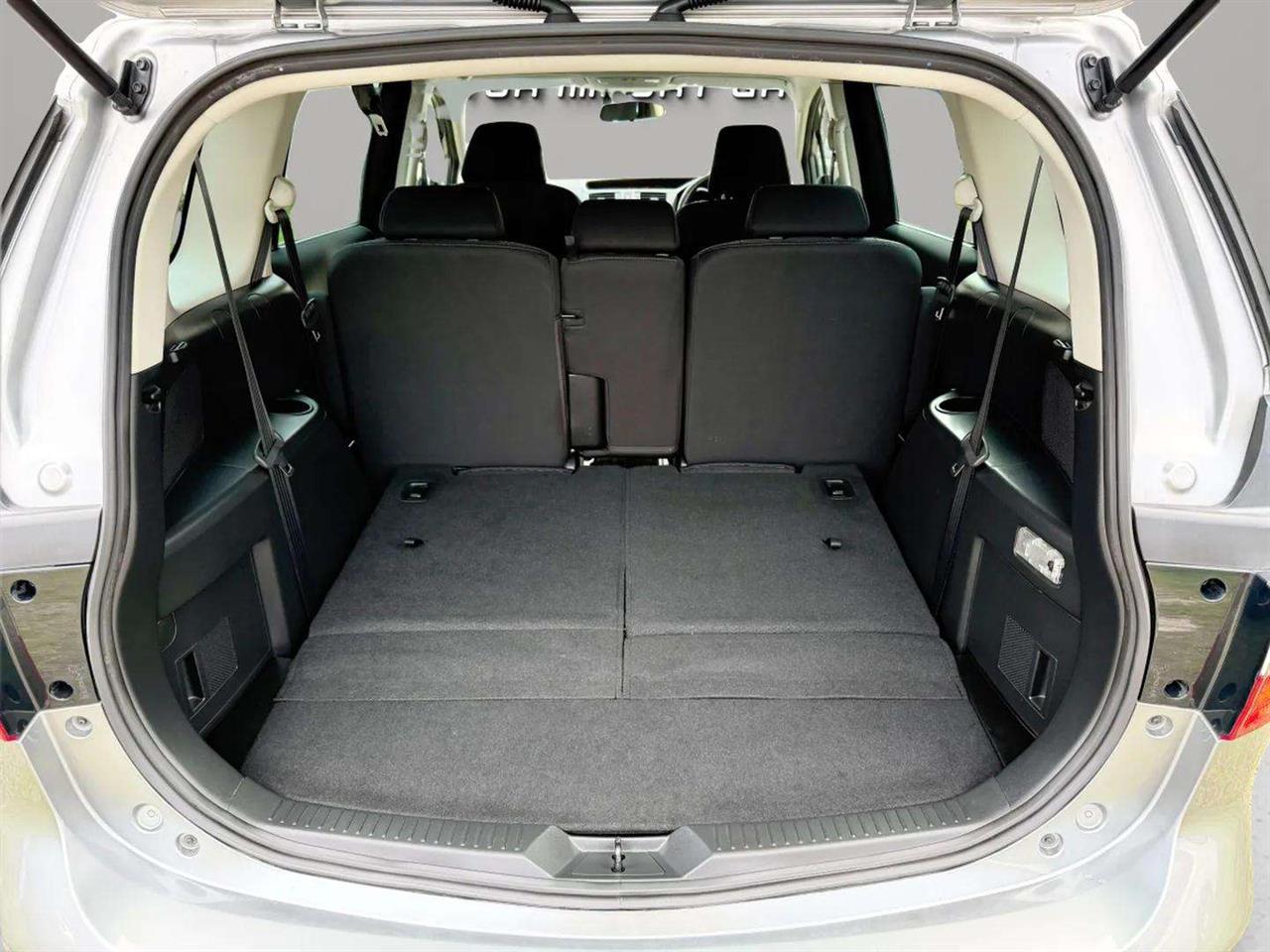 2013 Mazda Premacy