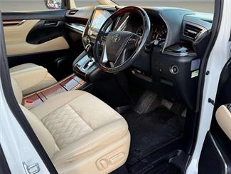 2016 Toyota Alphard - Thumbnail