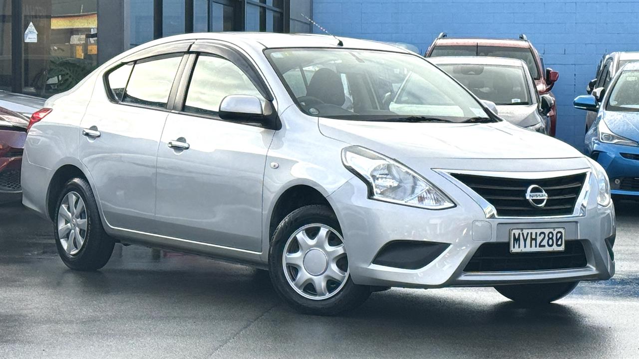 2014 Nissan LATIO