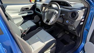2012 Toyota Aqua - Thumbnail