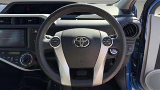 2012 Toyota Aqua - Thumbnail