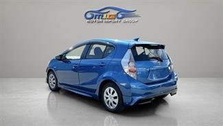 2012 Toyota Aqua - Thumbnail