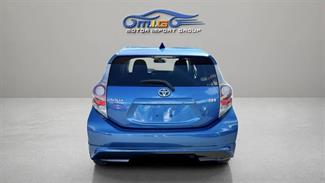 2012 Toyota Aqua - Thumbnail