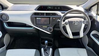 2012 Toyota Aqua - Thumbnail