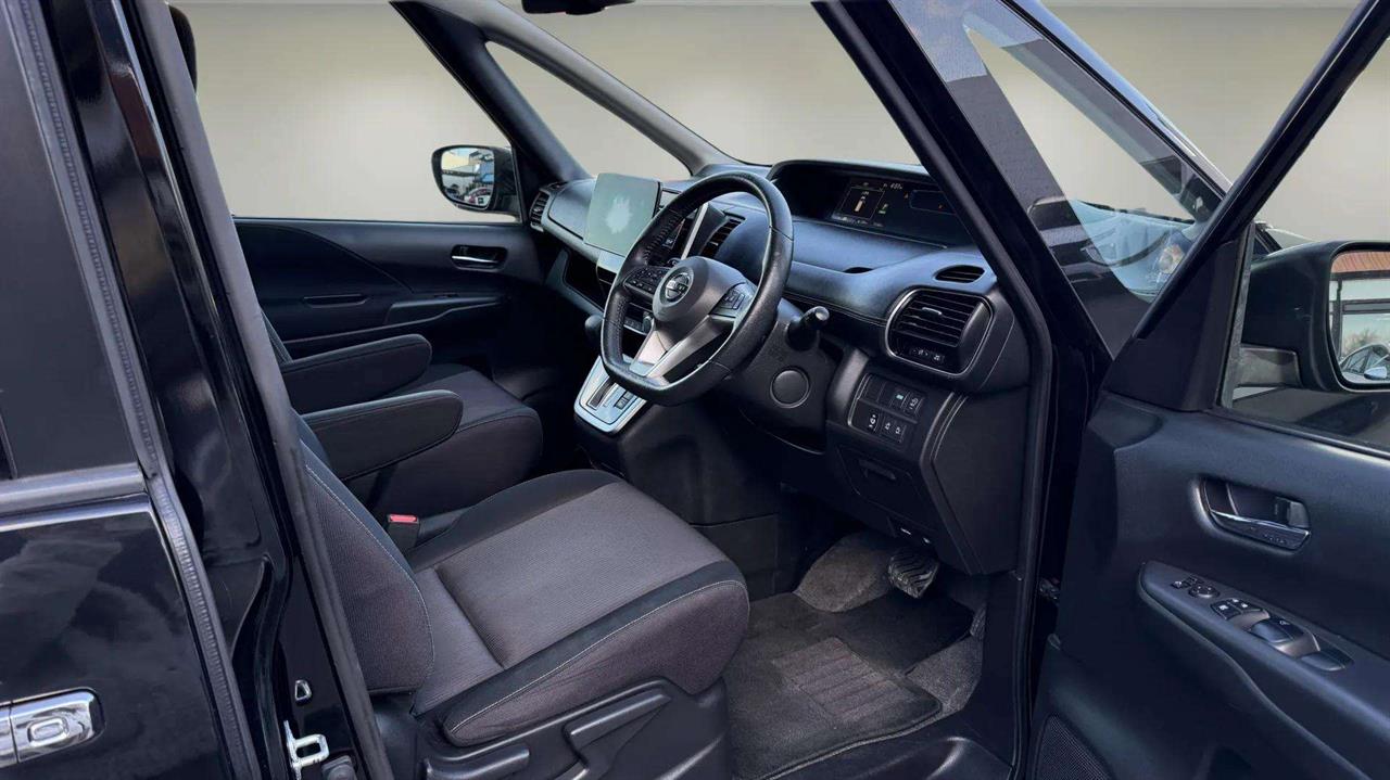 2017 Nissan Serena
