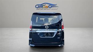 2017 Nissan Serena - Thumbnail