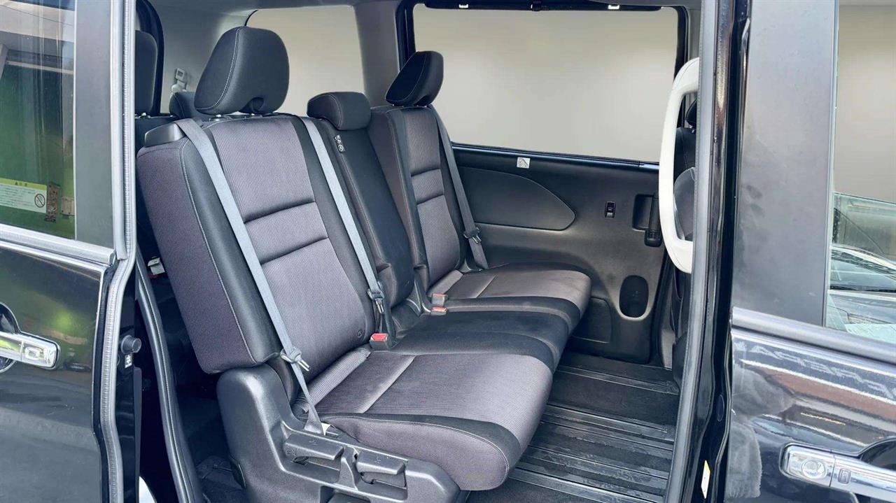 2017 Nissan Serena