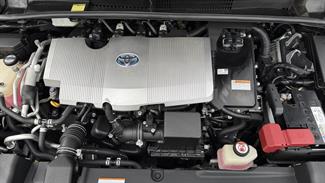2017 Toyota Prius - Thumbnail