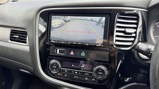 2017 Mitsubishi Outlander - Thumbnail