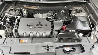 2017 Mitsubishi Outlander - Thumbnail