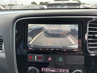 2017 Mitsubishi Outlander - Thumbnail