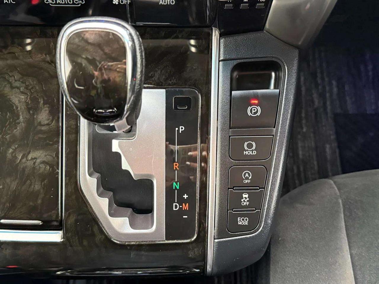2015 Toyota Alphard
