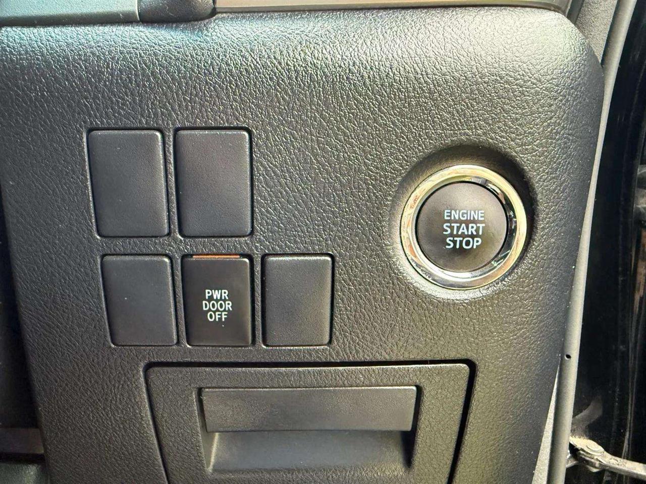 2015 Toyota Alphard