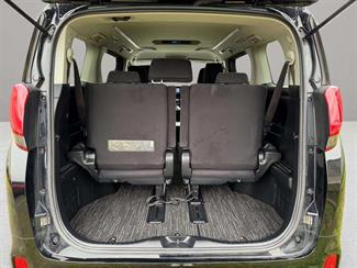 2015 Toyota Alphard - Thumbnail