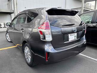 2015 Toyota Prius - Thumbnail