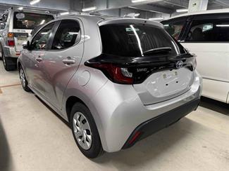 2021 Toyota YARIS - Thumbnail