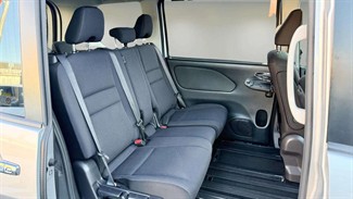2018 Nissan Serena - Thumbnail