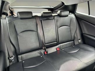 2016 Toyota Prius - Thumbnail