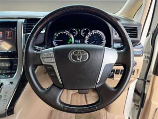 2014 Toyota Alphard - Thumbnail