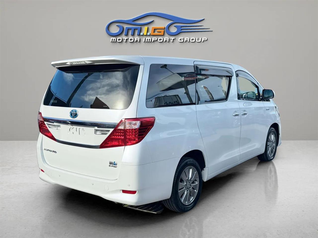 2014 Toyota Alphard