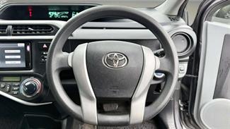 2012 Toyota Aqua - Thumbnail