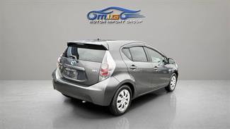 2012 Toyota Aqua - Thumbnail