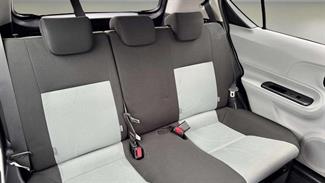 2012 Toyota Aqua - Thumbnail