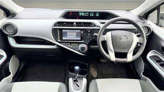 2012 Toyota Aqua - Thumbnail